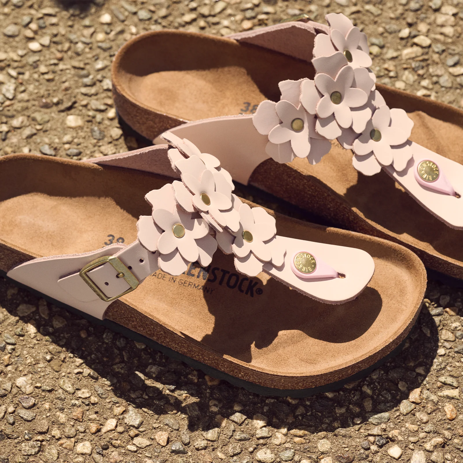 Birkenstock Gizeh Flowers Sandal (Women) - Light Rose Leather - Image 10