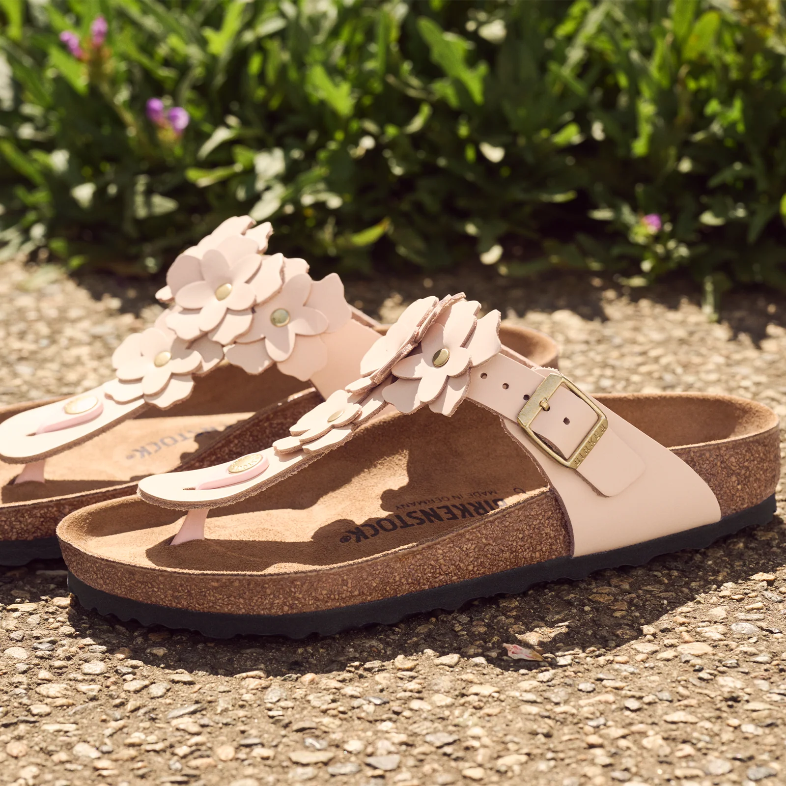 Birkenstock Gizeh Flowers Sandal (Women) - Light Rose Leather - Image 8