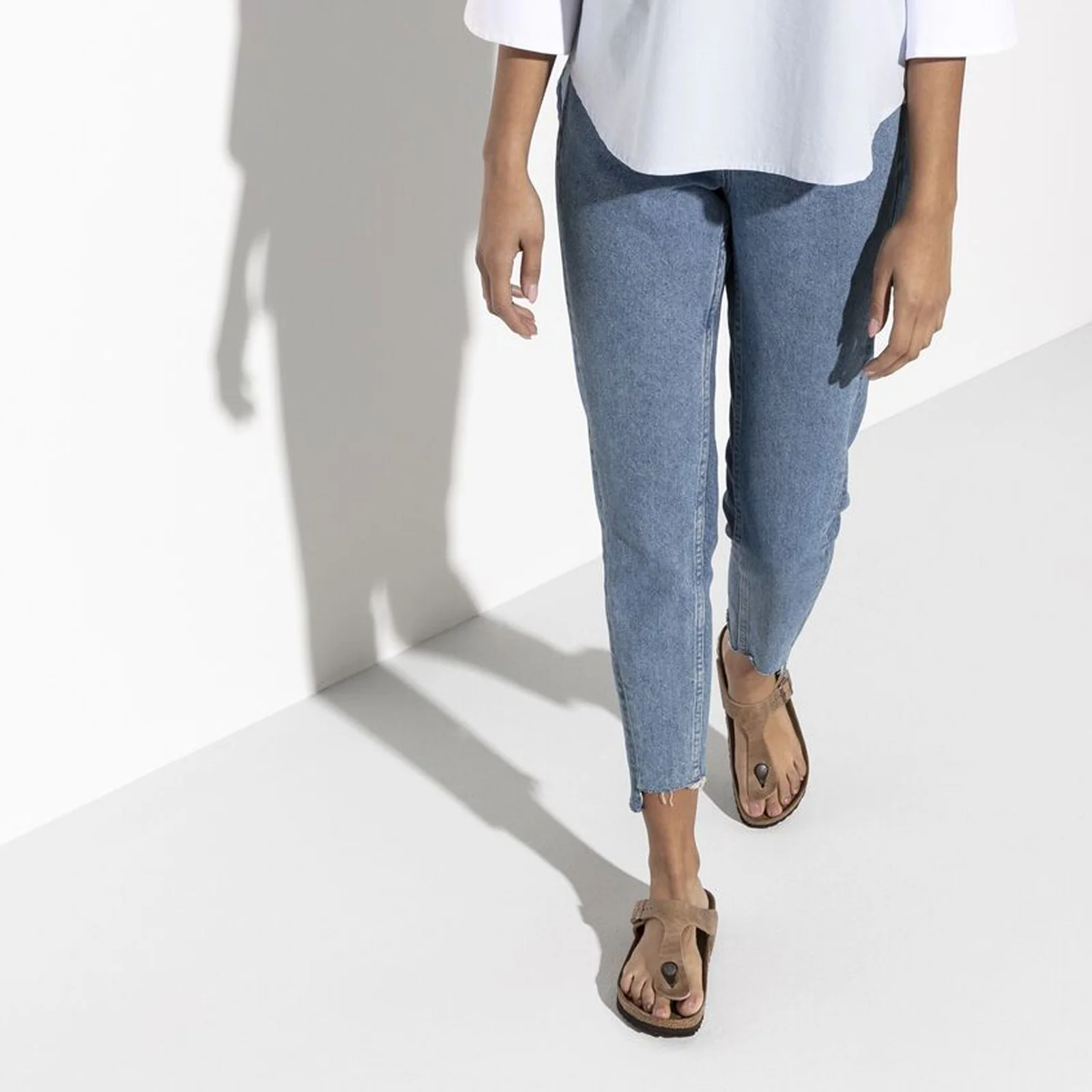 Birkenstock Gizeh Sandal (Women) - Tobacco Oiled Leather - Image 7