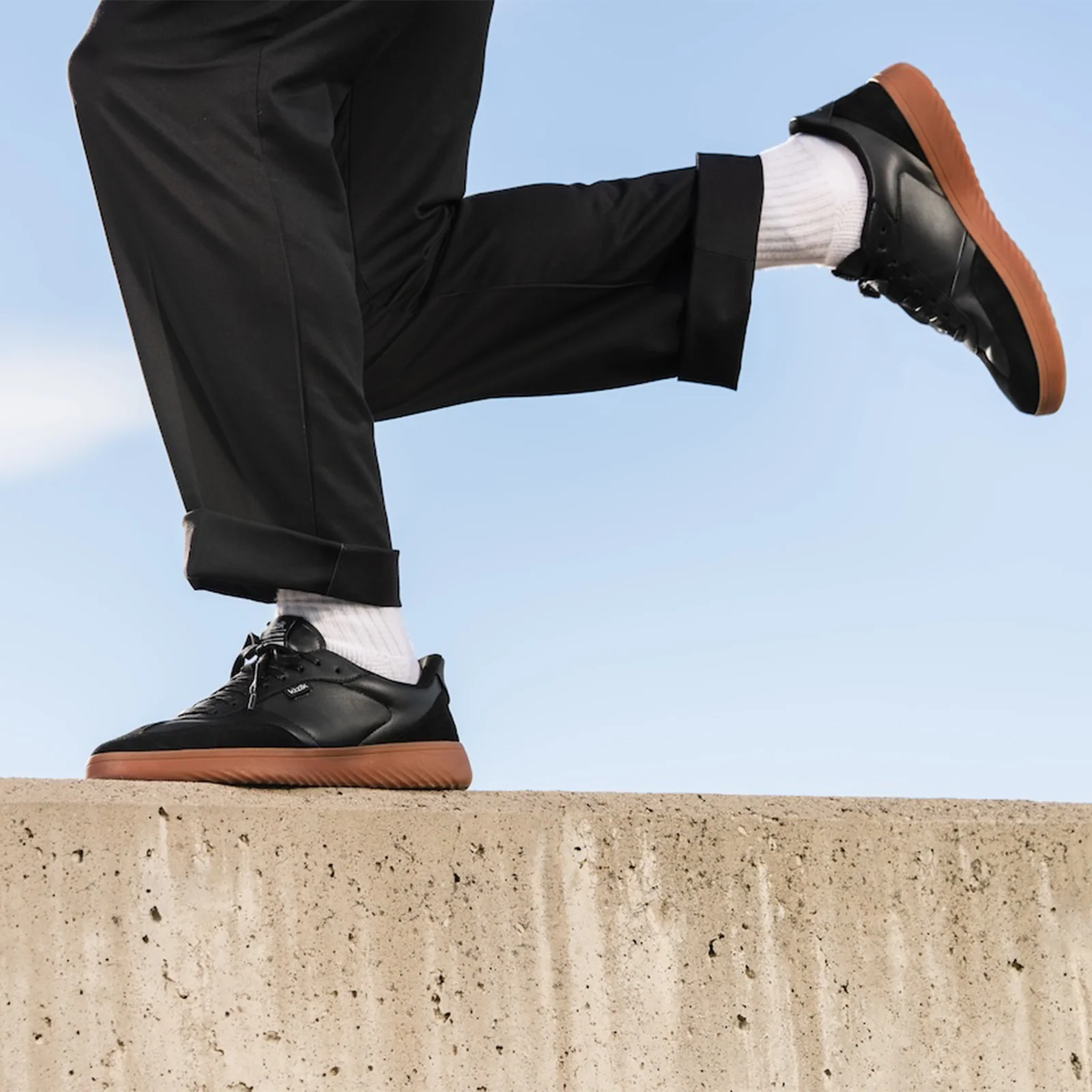 Kizik Camden Sneaker (Men) - Black/Gum - Image 9