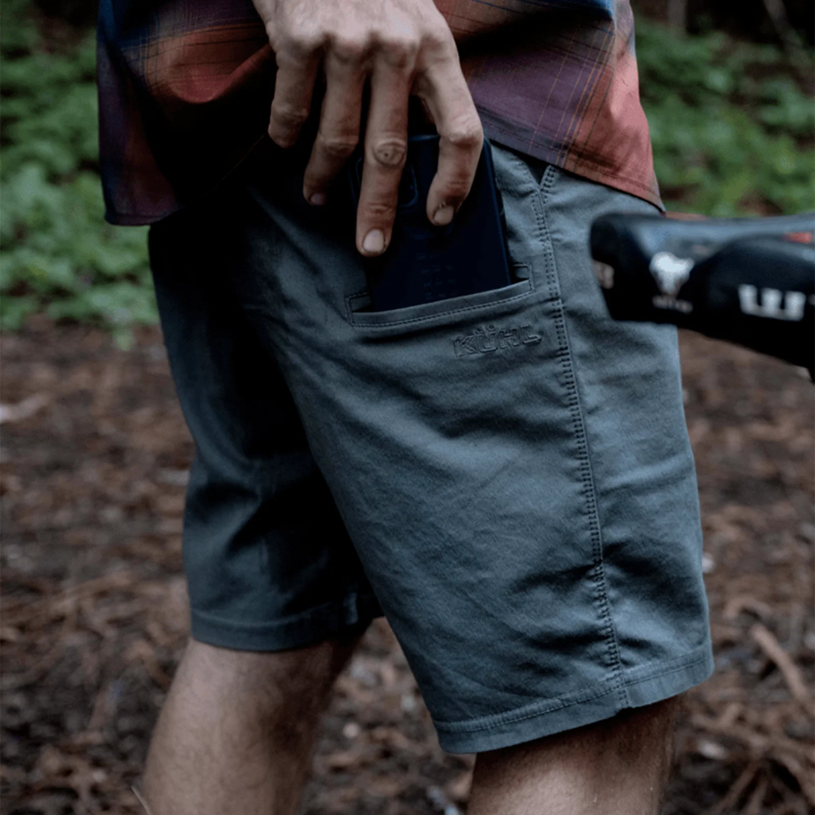 Kuhl Resistor Lite Chino Short (Men) - Carbon - Image 4