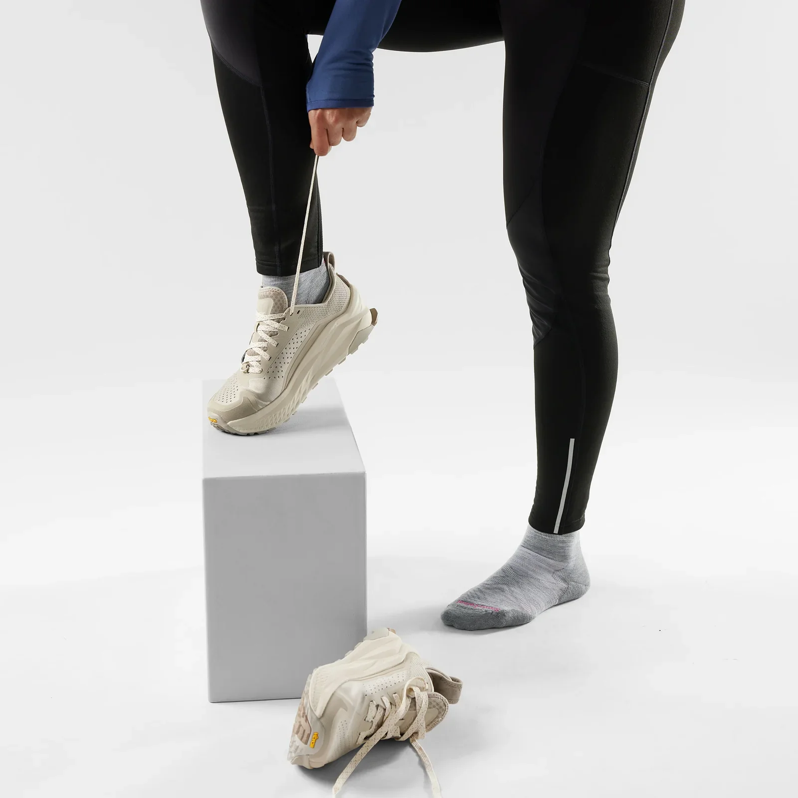 Smartwool Run Targeted Cushion Ankle (Women) - Light Gray-White - Image 2