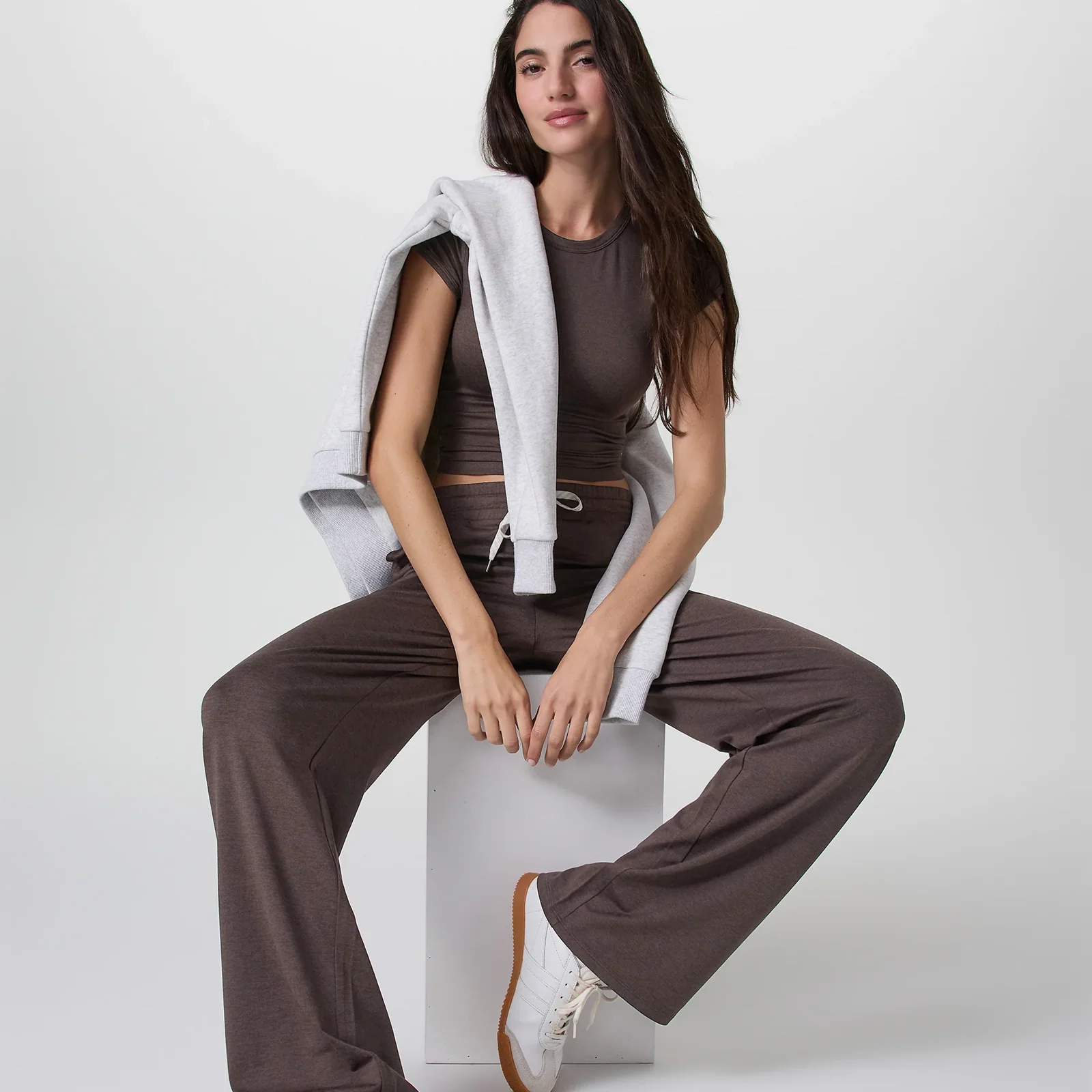Vuori Halo Essential Wideleg Pant (Women) - Java Heather - Image 4
