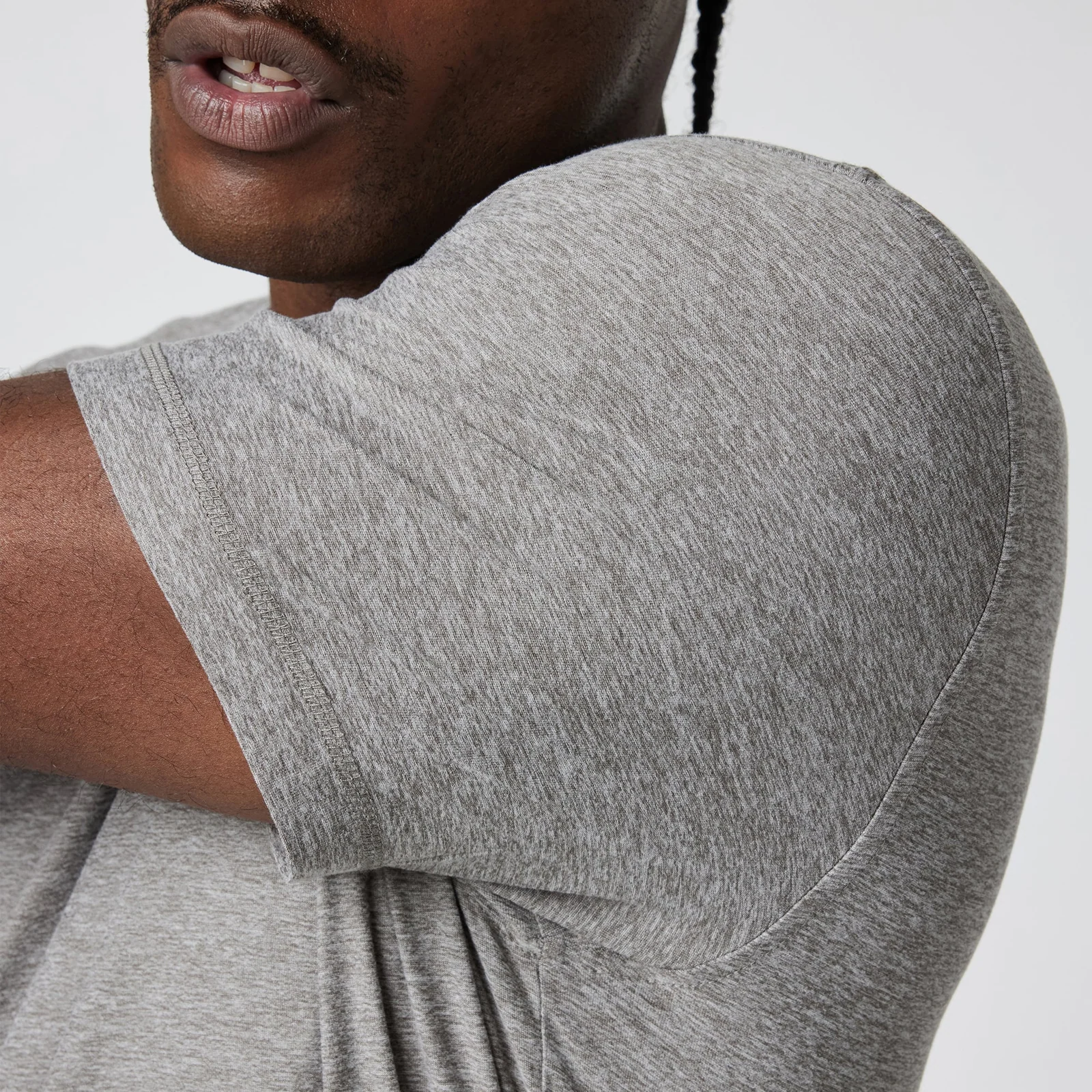 Vuori Strato Tech Tee (Men) - Heather Grey - Image 4